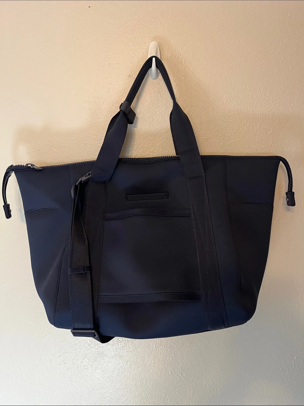 DAGNE DOVER LANDON NEOPRENE CARRYALL BAG NAVY